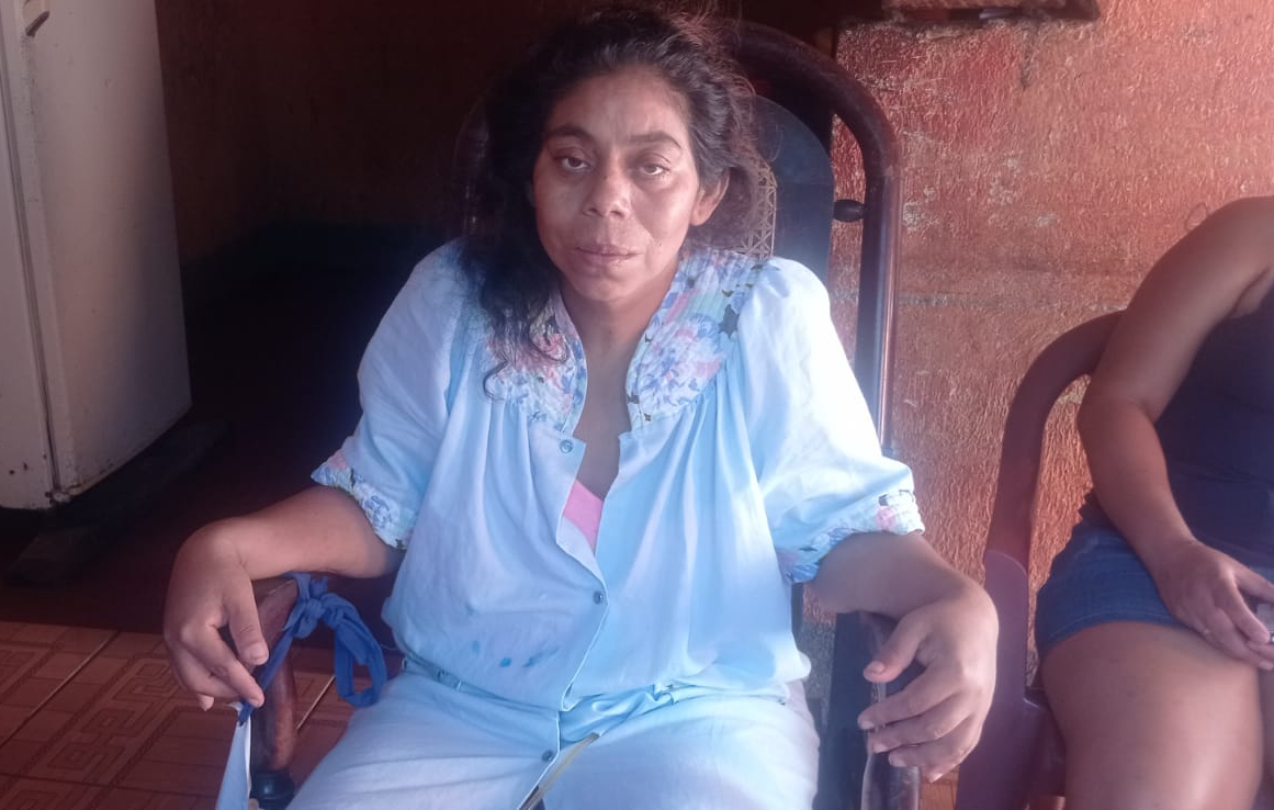 Madre de siete hijos postrada por una afectación renal clama por ayuda