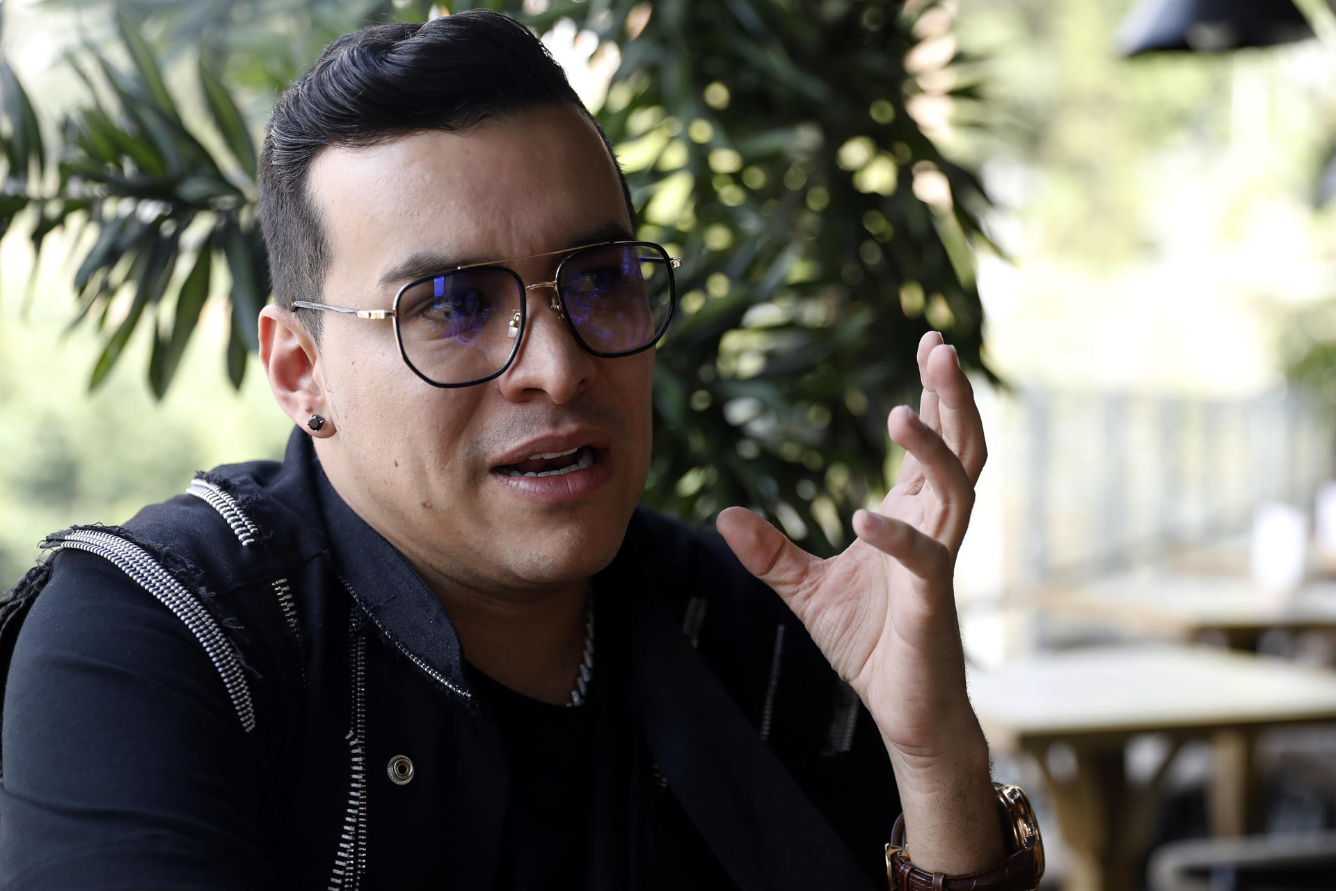 El cantante colombiano de música popular Yeison Jiménez fallece en accidente de avioneta