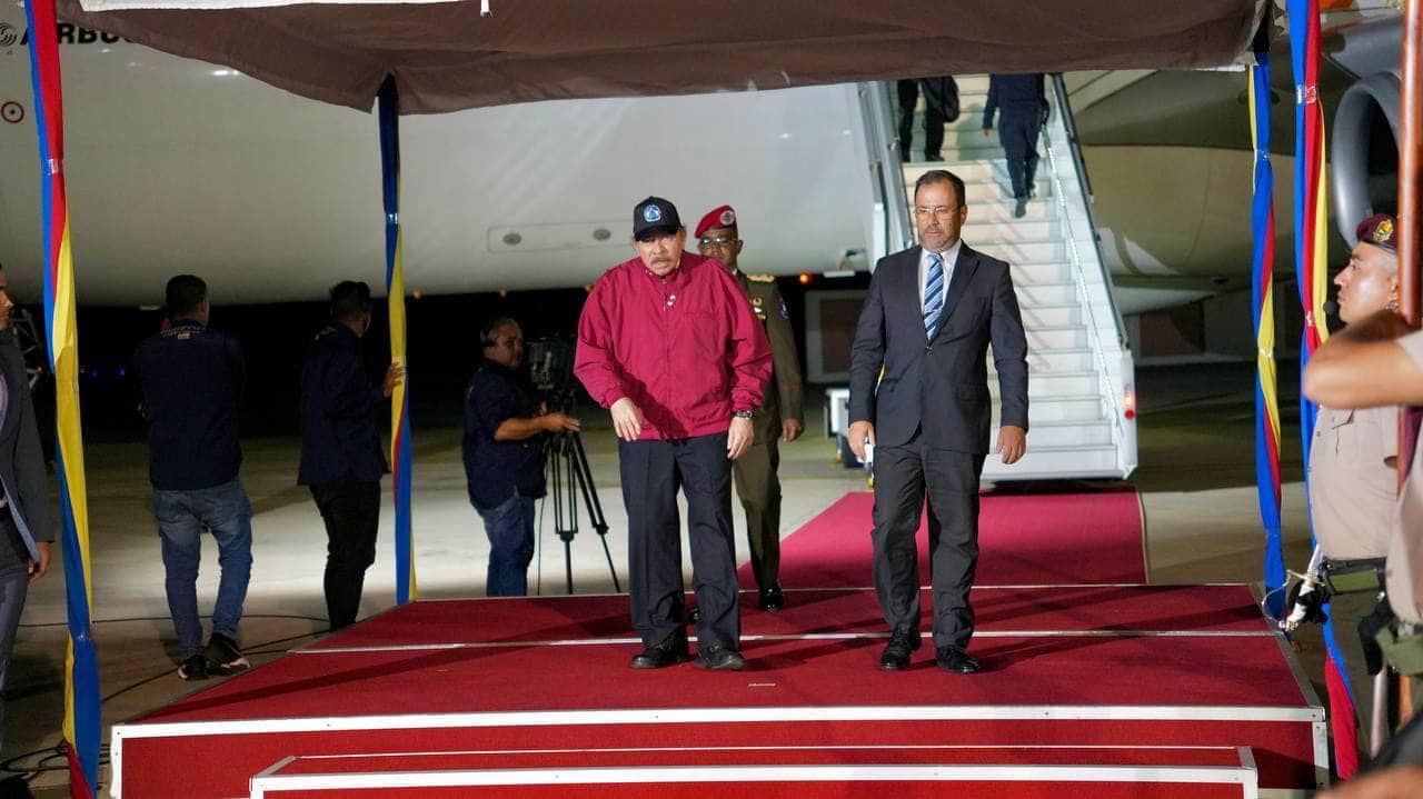 Ortega aparece en Venezuela para participar en la cumbre del Alba