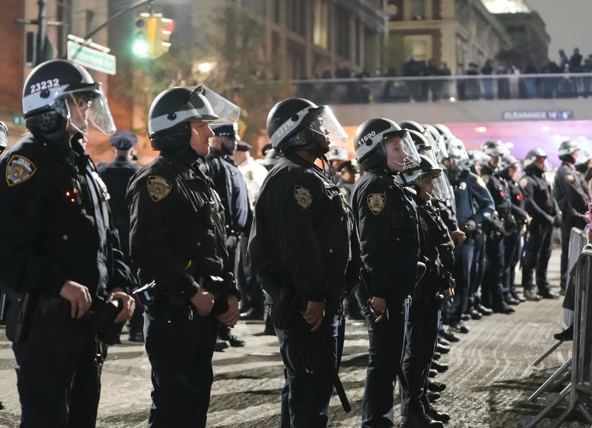 Policía de Nueva York refuerza vigilancia en lugares judíos tras atentado en Washington