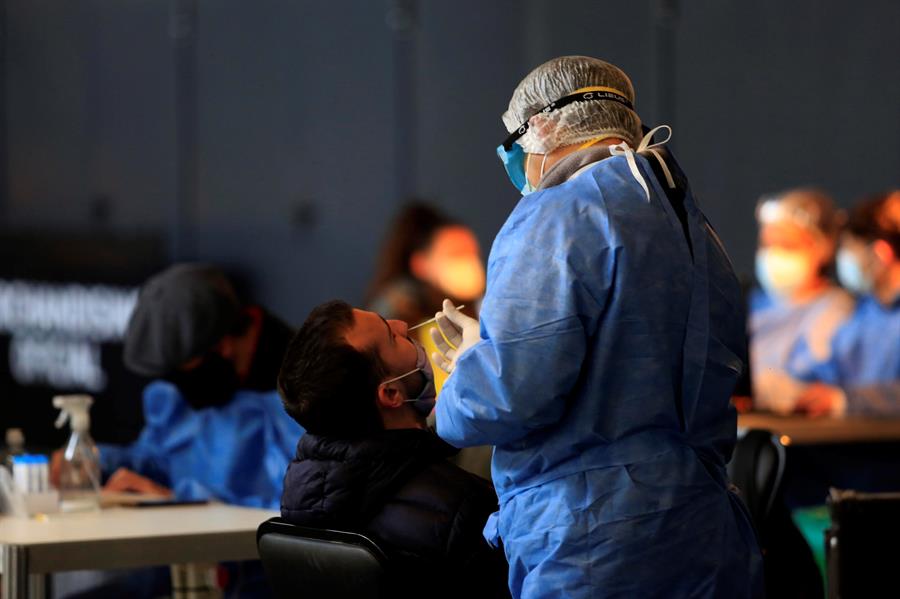 Argentina reporta un nuevo récord de 42.032 nuevos casos de la covid-19