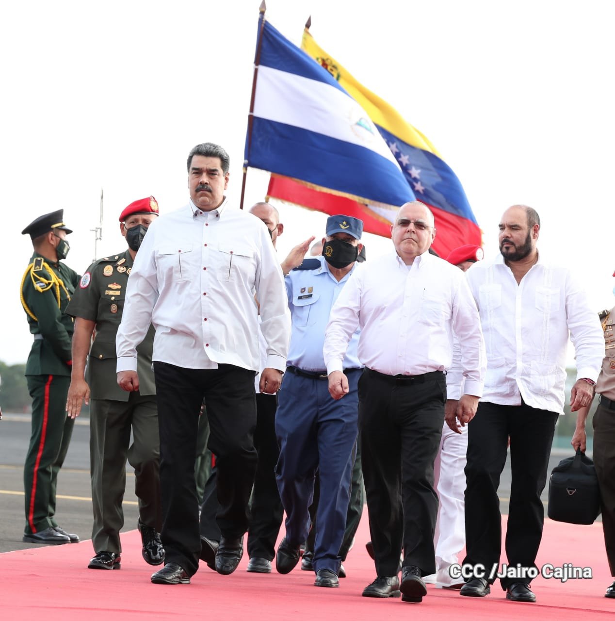Maduro llega a Managua, autoinvestidura de Ortega congrega a las tres dictaduras de la región