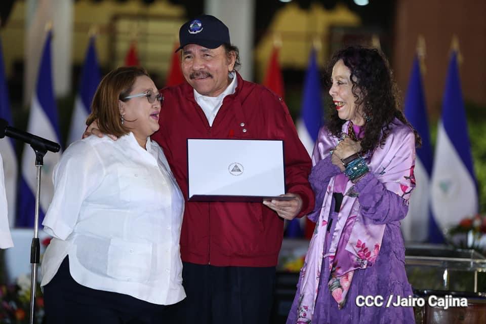 Sin protocolo y sin solemnidad, Ortega consuma presidencia ilegítima