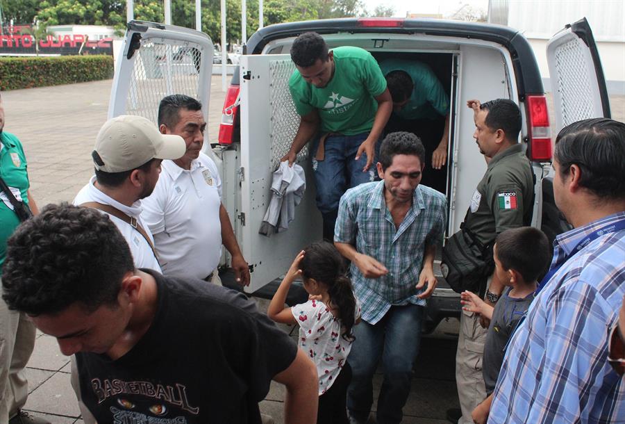 Policía mexicana detiene camión que transportaba a 359 migrantes entre ellos nicaragüenses