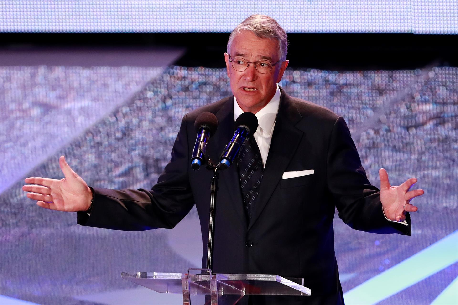 Twitter bloquea cuenta magnate de TV Azteca por acoso