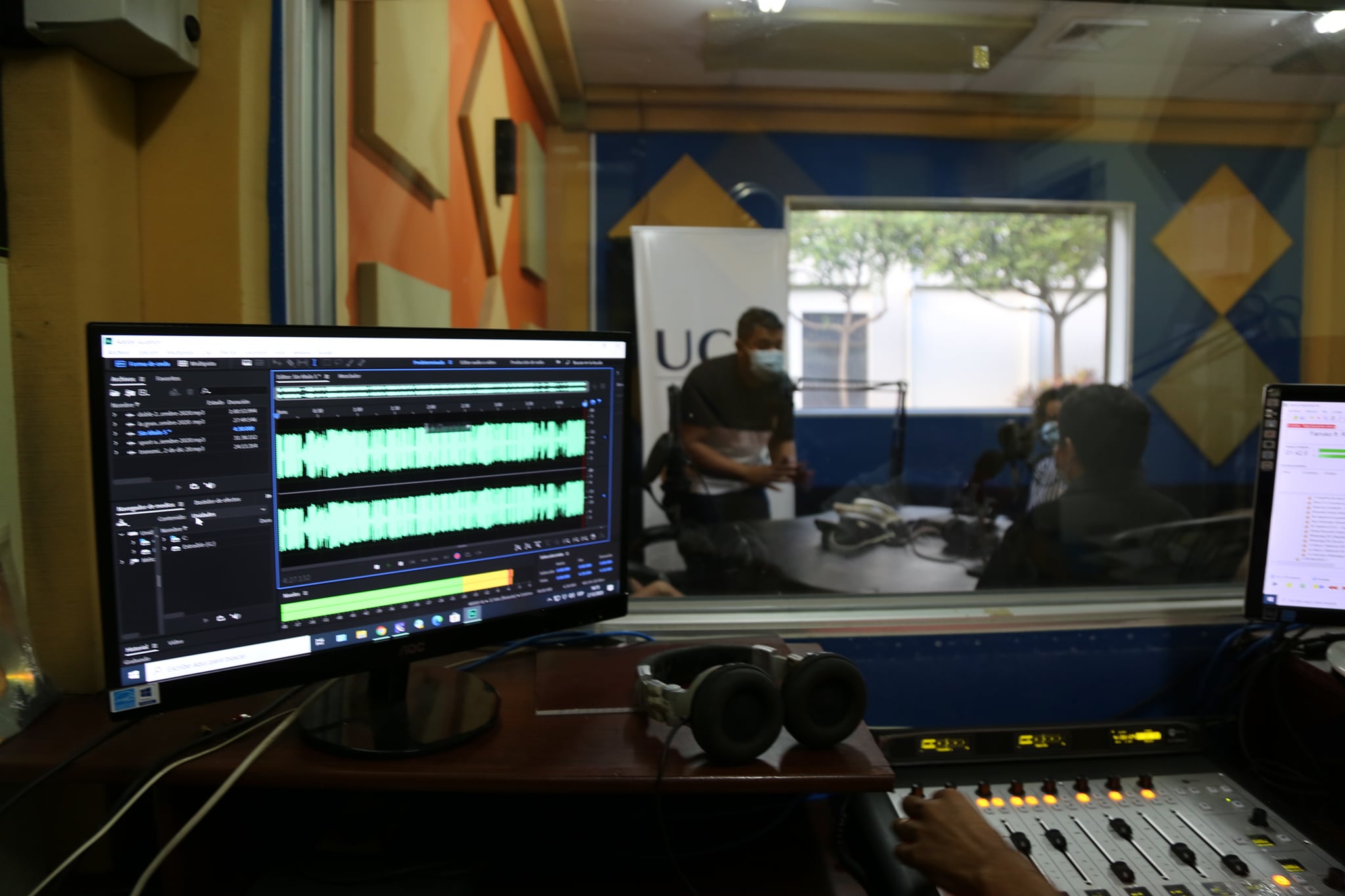 Trabajadores de Radio Universidad no han sido despedidos, aún
