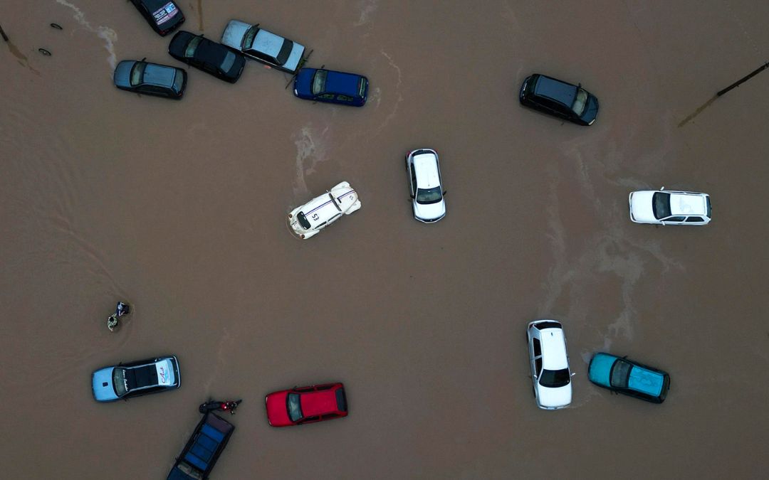 Suben a 137 los muertos por los temporales en el sur de Brasil
