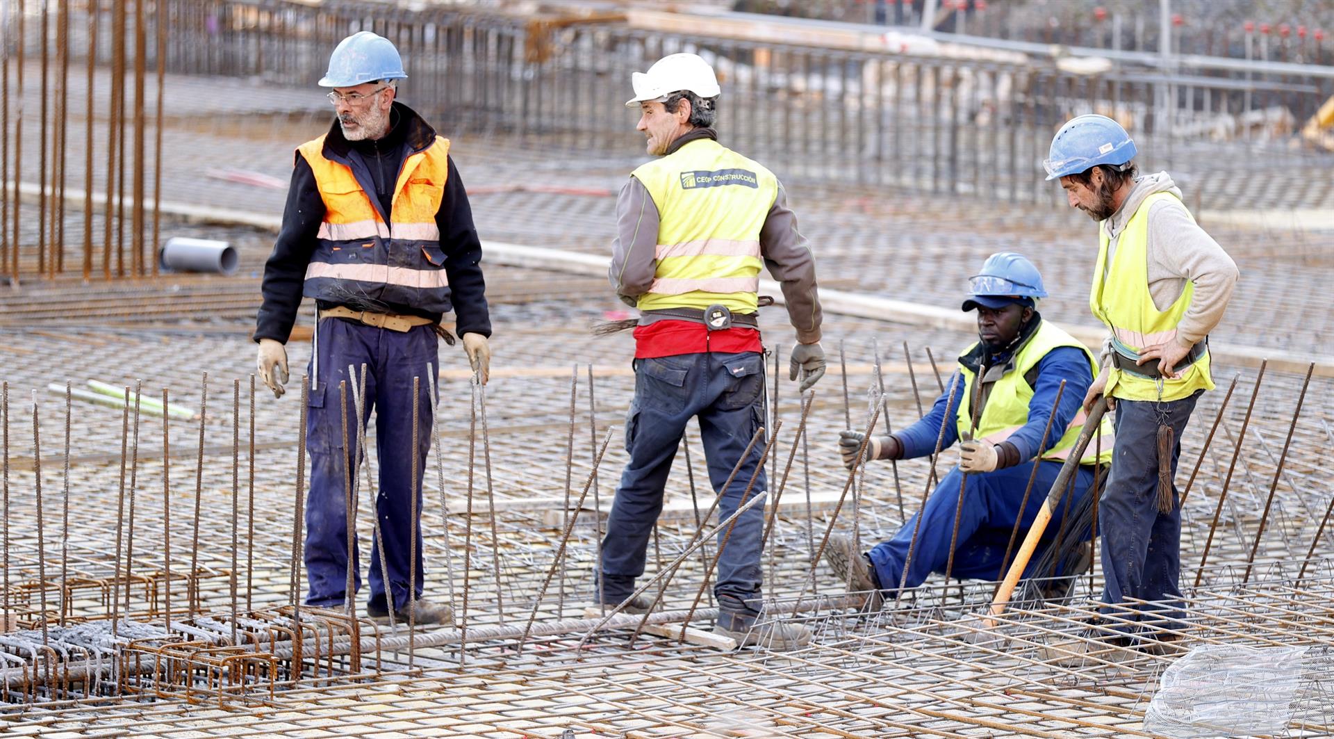 España registra en enero su menor aumento del desempleo en 24 años