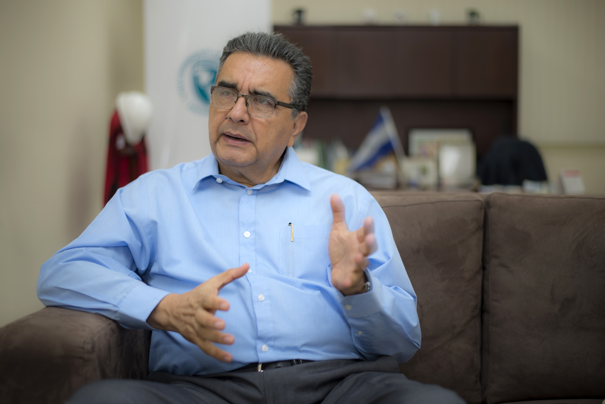 Ernesto Medina: «Cierre de universidades es irracional y una soberana estupidez»