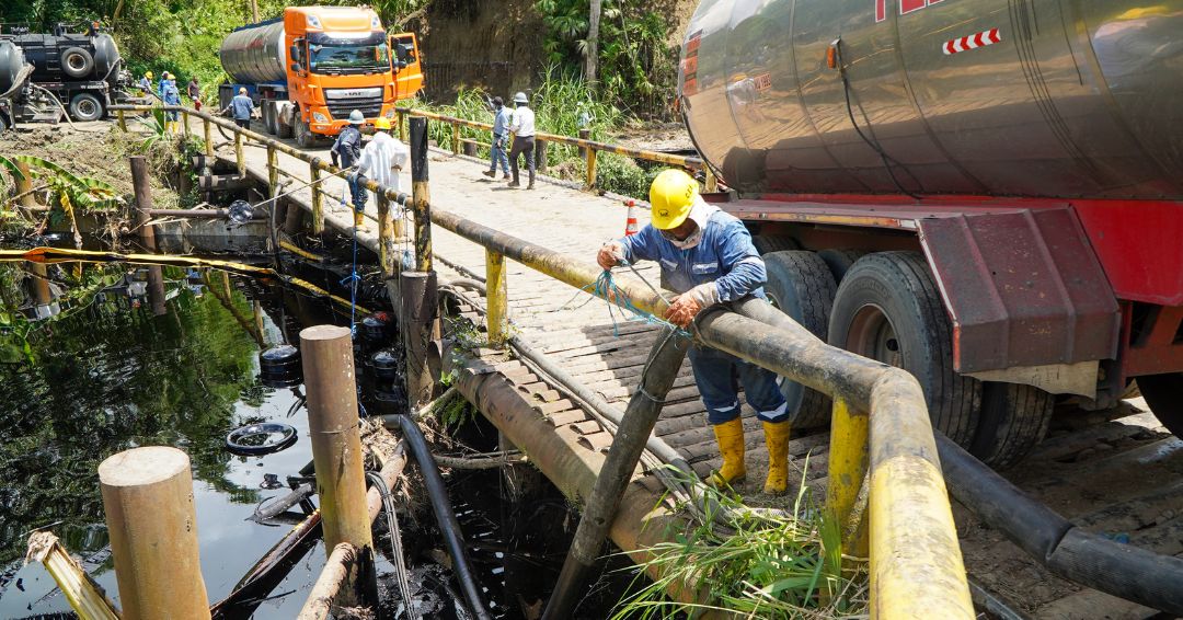 Derrame de petróleo en Ecuador afecta a un refugio de vida silvestre de la zona costera