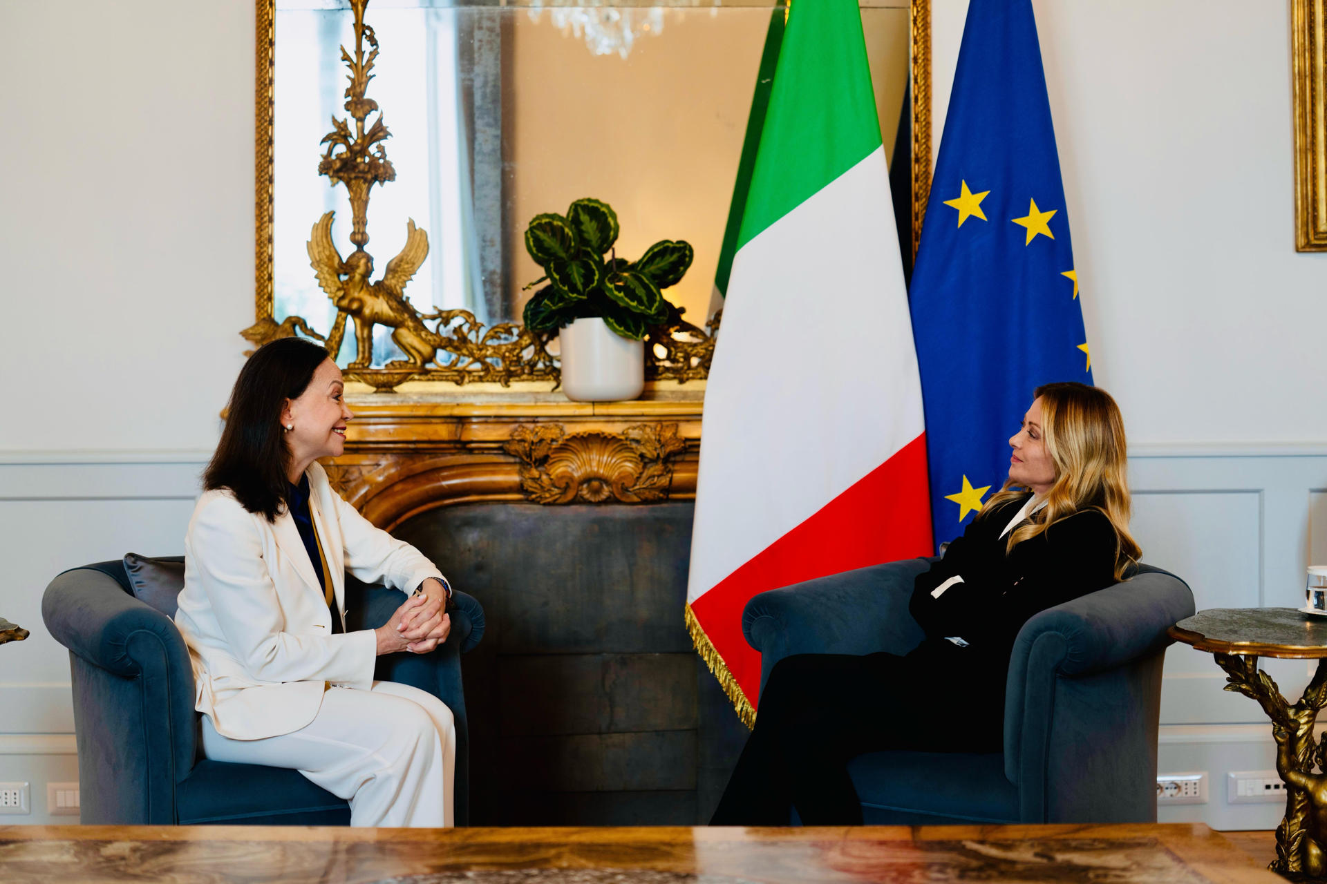 Meloni se reúne con la opositora venezolana Maria Corina Machado en Roma