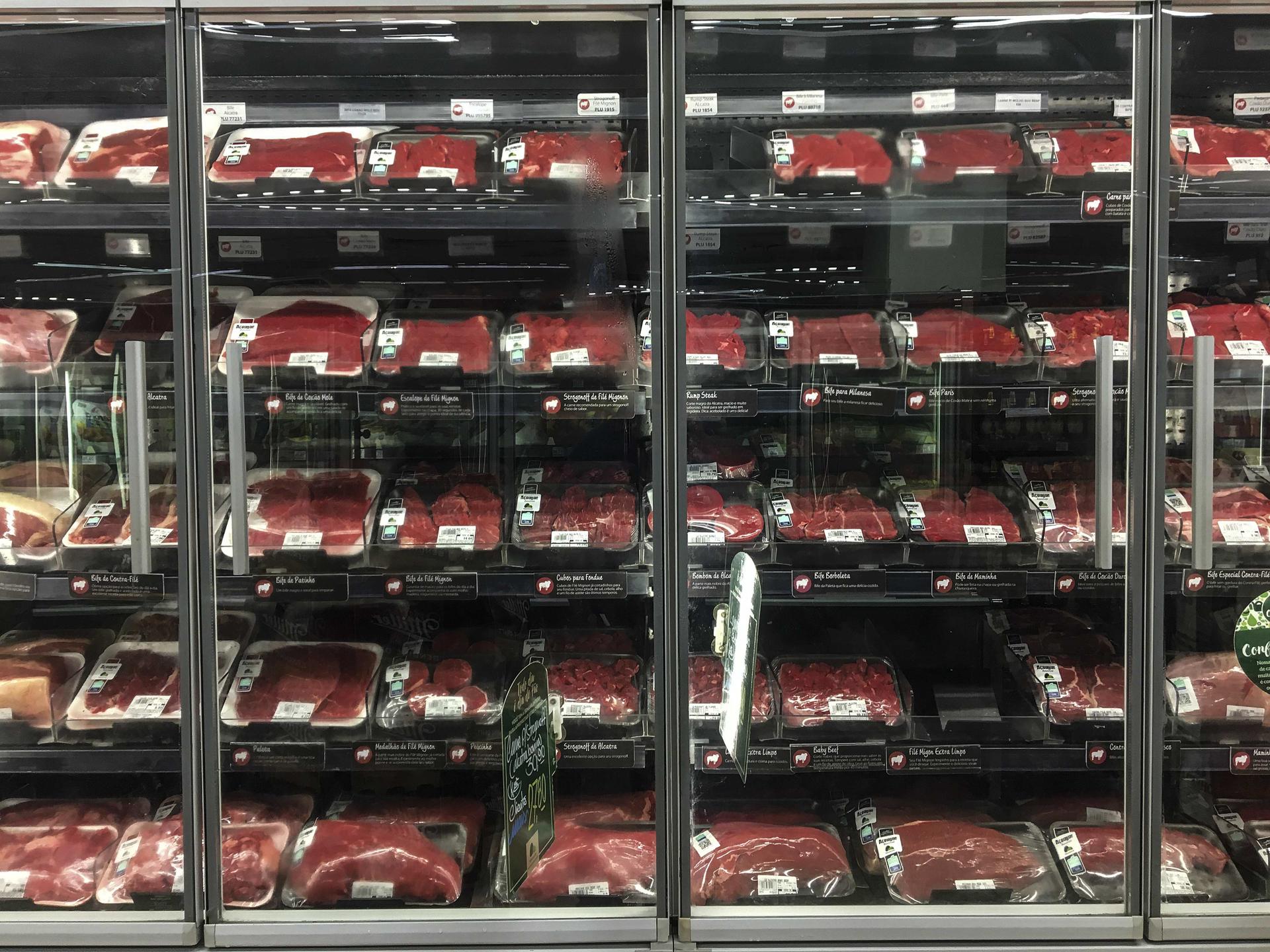 Los hombres de países ricos y con igualdad de género comen más carne que las mujeres