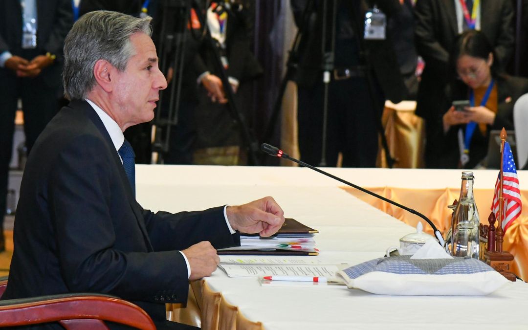 Blinken señala importancia de «la paz en el estrecho de Taiwán» en su reunión con Wang