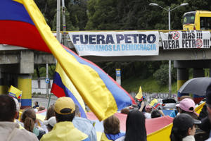 El abogado de Uribe Turbay denuncia a Petro por «discursos de odio» en contra del senador