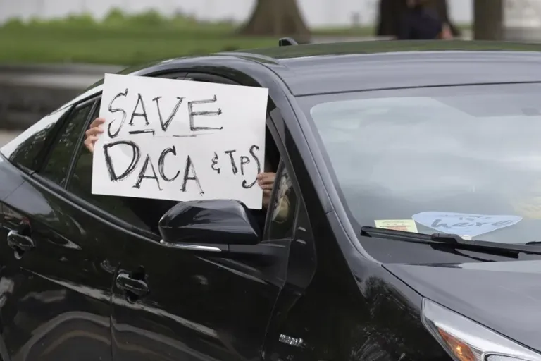 El Gobierno de Trump admite la deportación de 86 inmigrantes amparados por el programa DACA