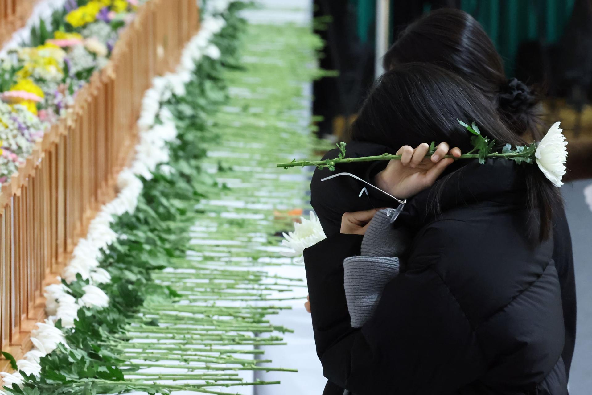 La aerolínea surcoreana Jeju Air reporta 67.000 cancelaciones tras su accidente del domingo