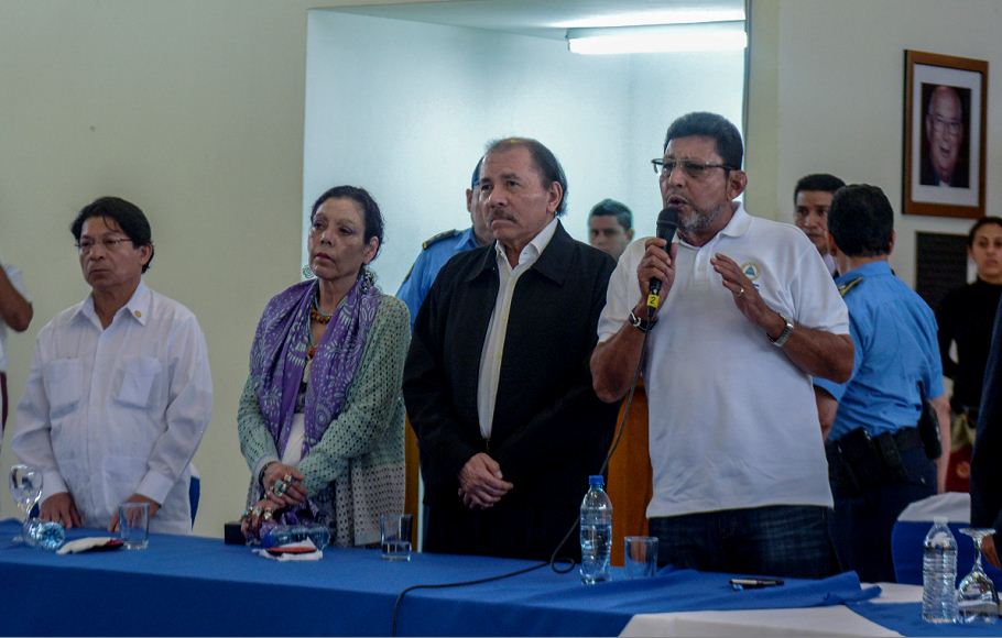 Cae Bayardo Arce: Policía cerca al asesor económico del régimen