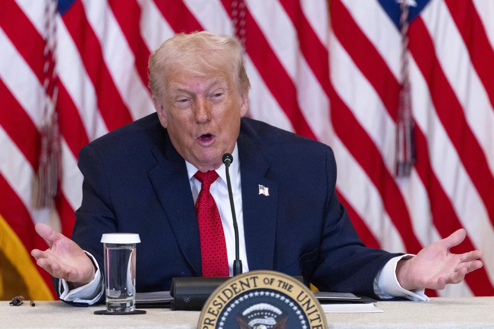 Trump dice haber quedado «muy impresionado» de Machado y que seguirán en contacto