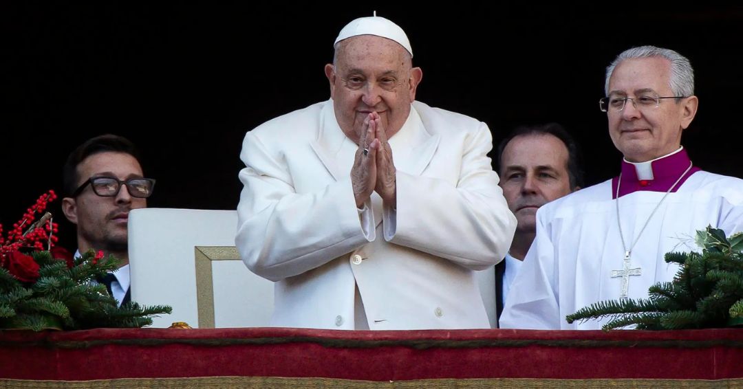 El papa envía un mensaje: «Sigo con confianza mi hospitalización en el Gemelli»