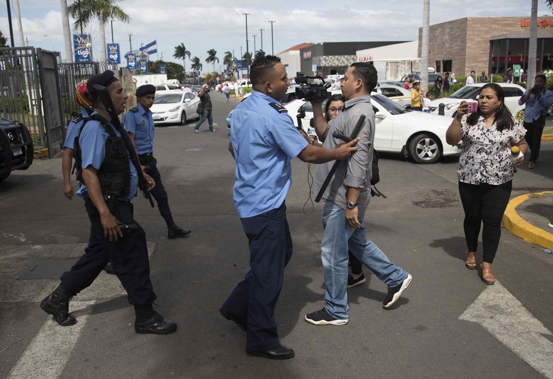 Los periodistas de Nicaragua están renunciando a ejercer la profesión