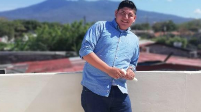 Médico herido por paramilitares, detenido en EE. UU.