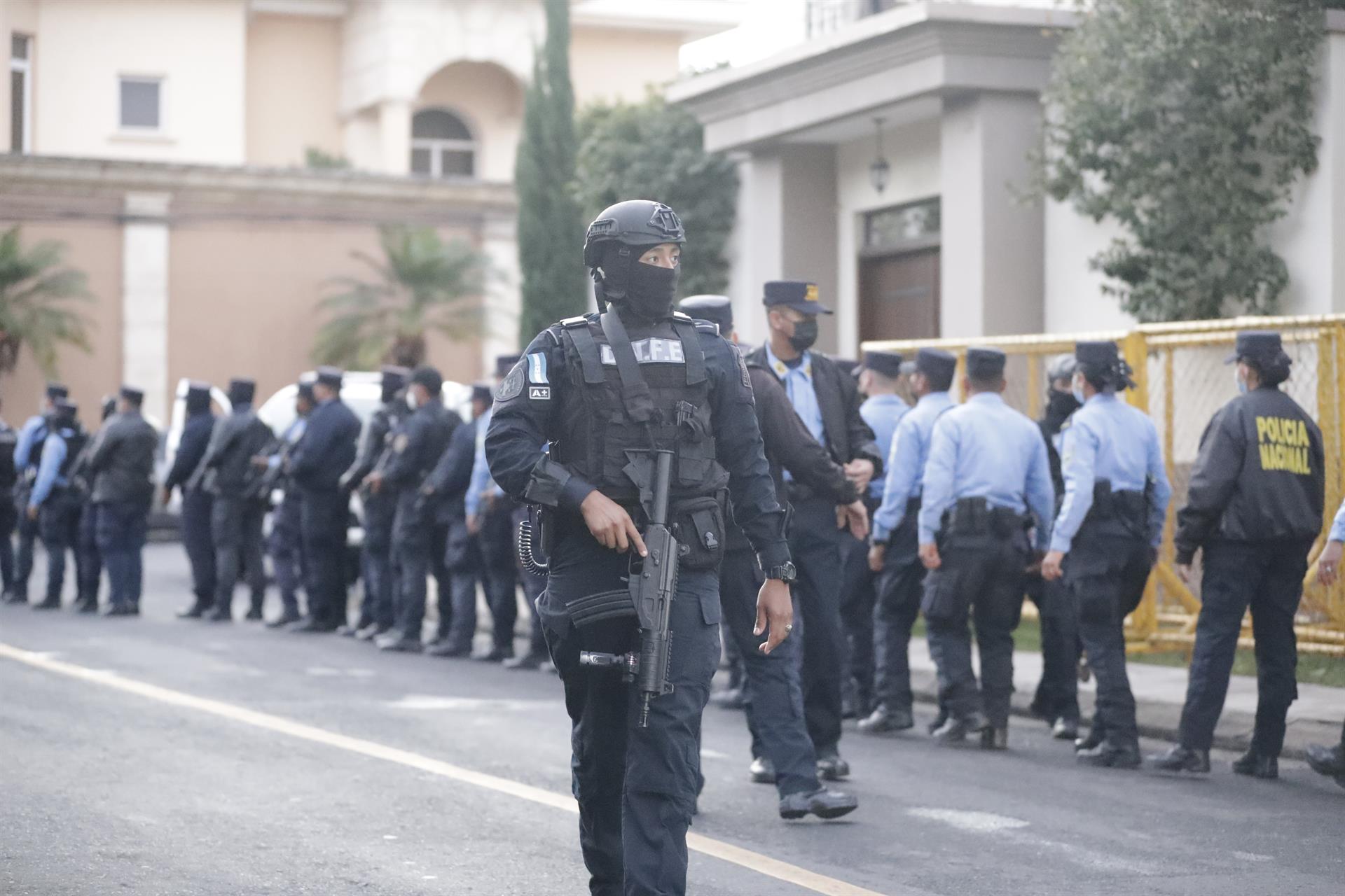 Policía captura al expresidente de Honduras