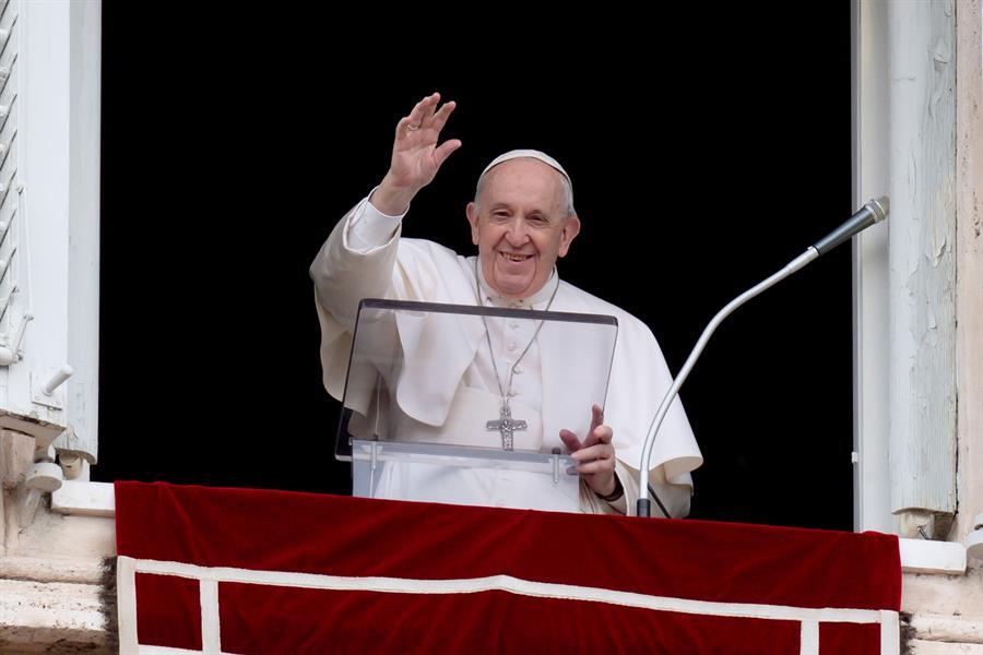 El papa: Qué triste cuando pueblos cristianos piensan en hacer la guerra