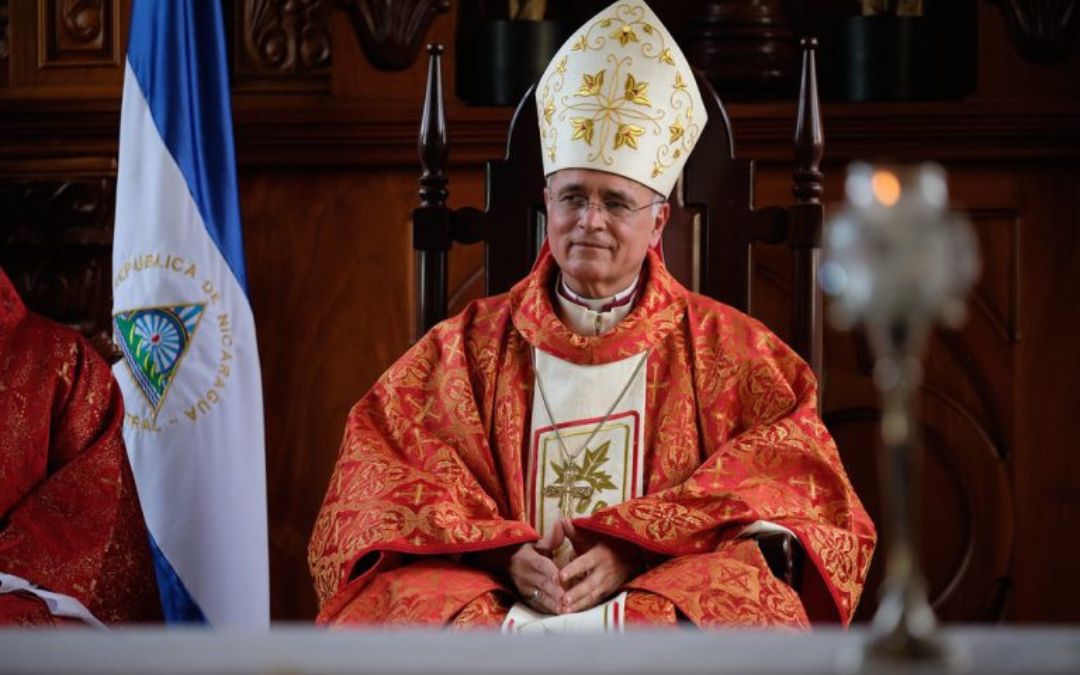Monseñor Báez: Dios no escucha a los tiranos que tienen las manos manchadas de sangre