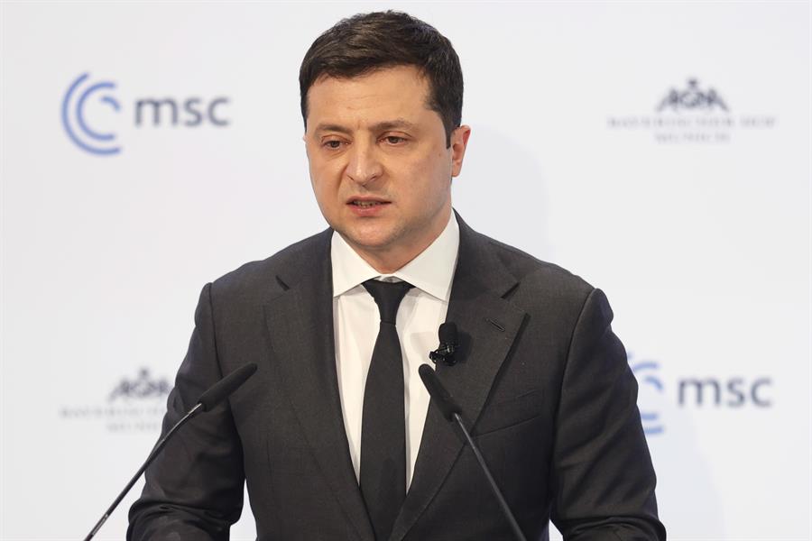 Zelenski pide a Europa que «despierte ya» tras atacar Rusia una central nuclear