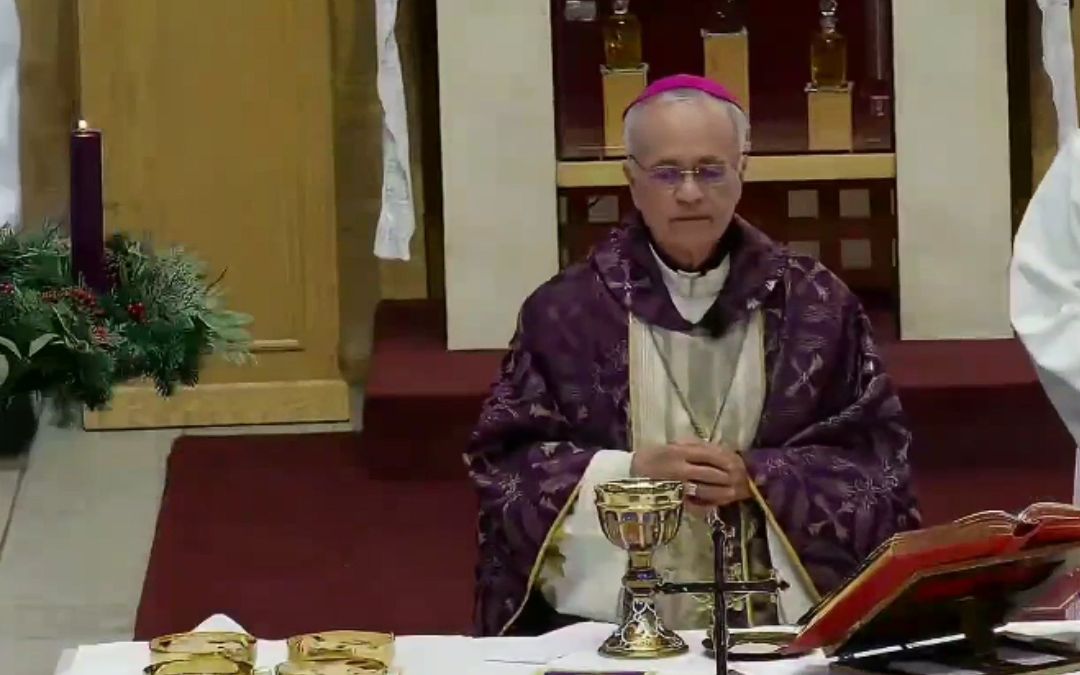Monseñor Báez critica a los poderosos que reprimen y a la religión que se les “arrastra”: “Son una raza de víboras”