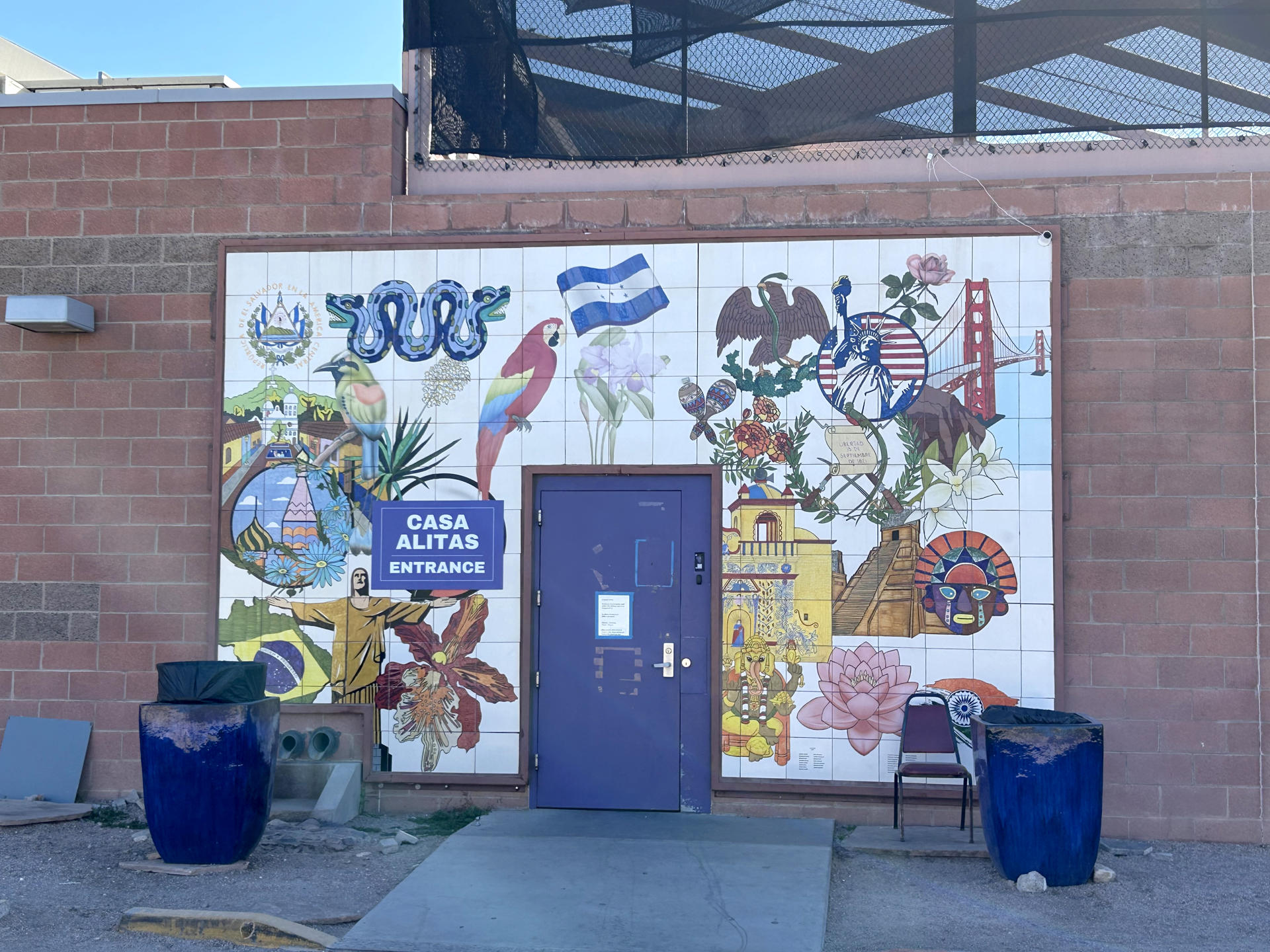 Comienza en Arizona el cierre de albergues para migrantes tras órdenes de Trump