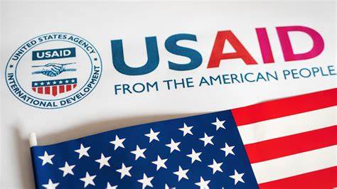 Donald Trump pone fin a la histórica USAID, mientras sus trabajadores recogen sus pertenencias