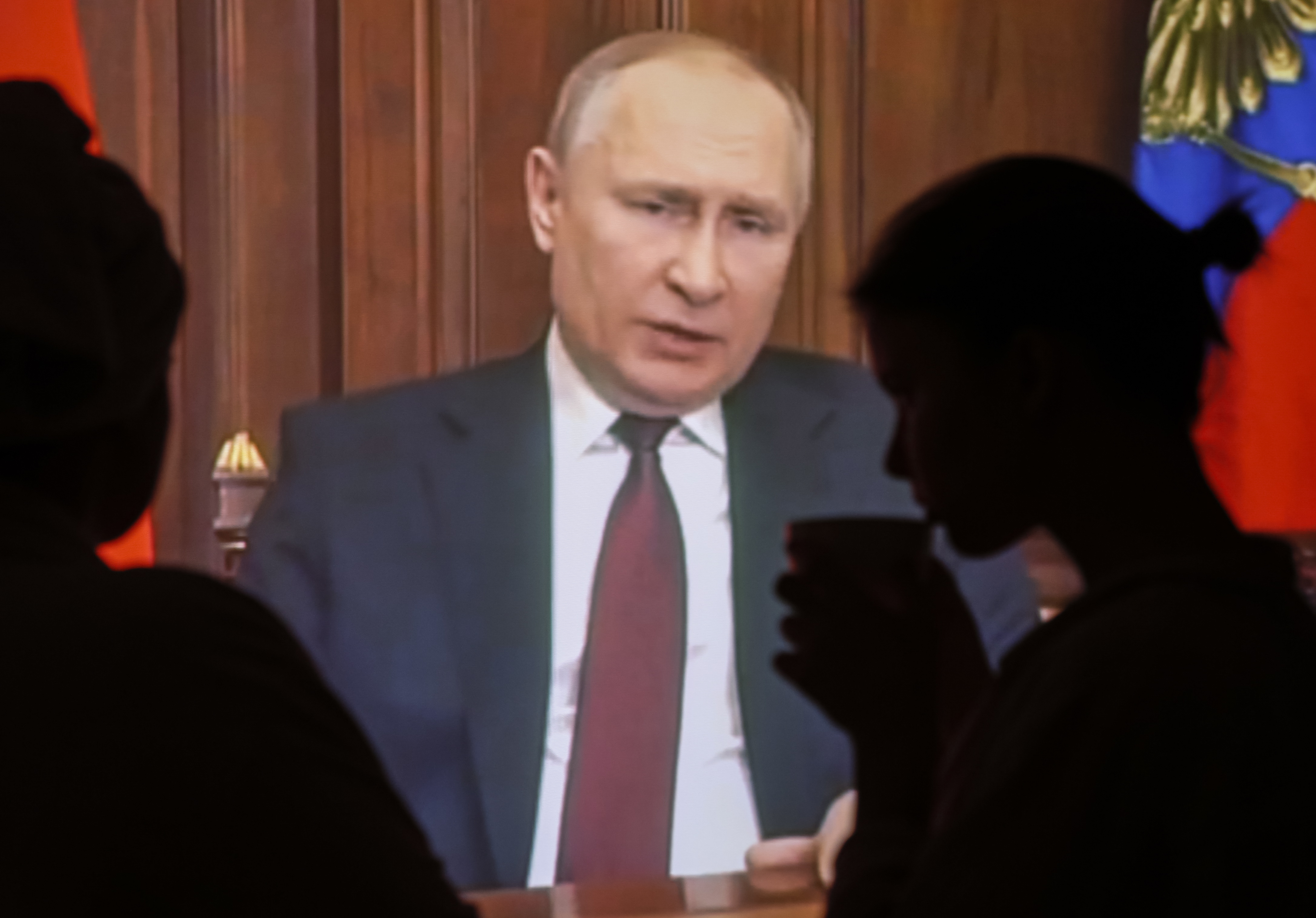 Medios internacionales suspenden su labor informativa en Rusia por amenaza de cárcel