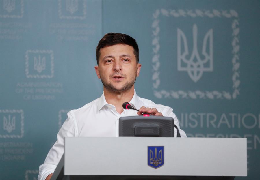 Zelenski responde a Putin que no acepta su «ultimátum» y pide «diálogo»