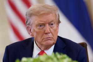 Donald Trump afirma que EE.UU. atacó a un barco cargado con drogas procedente de Venezuela