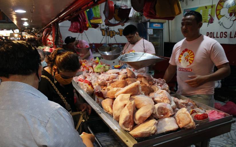 Mific autoriza importar 1,533 toneladas métricas de carne de pollo por «desabastecimiento» del producto