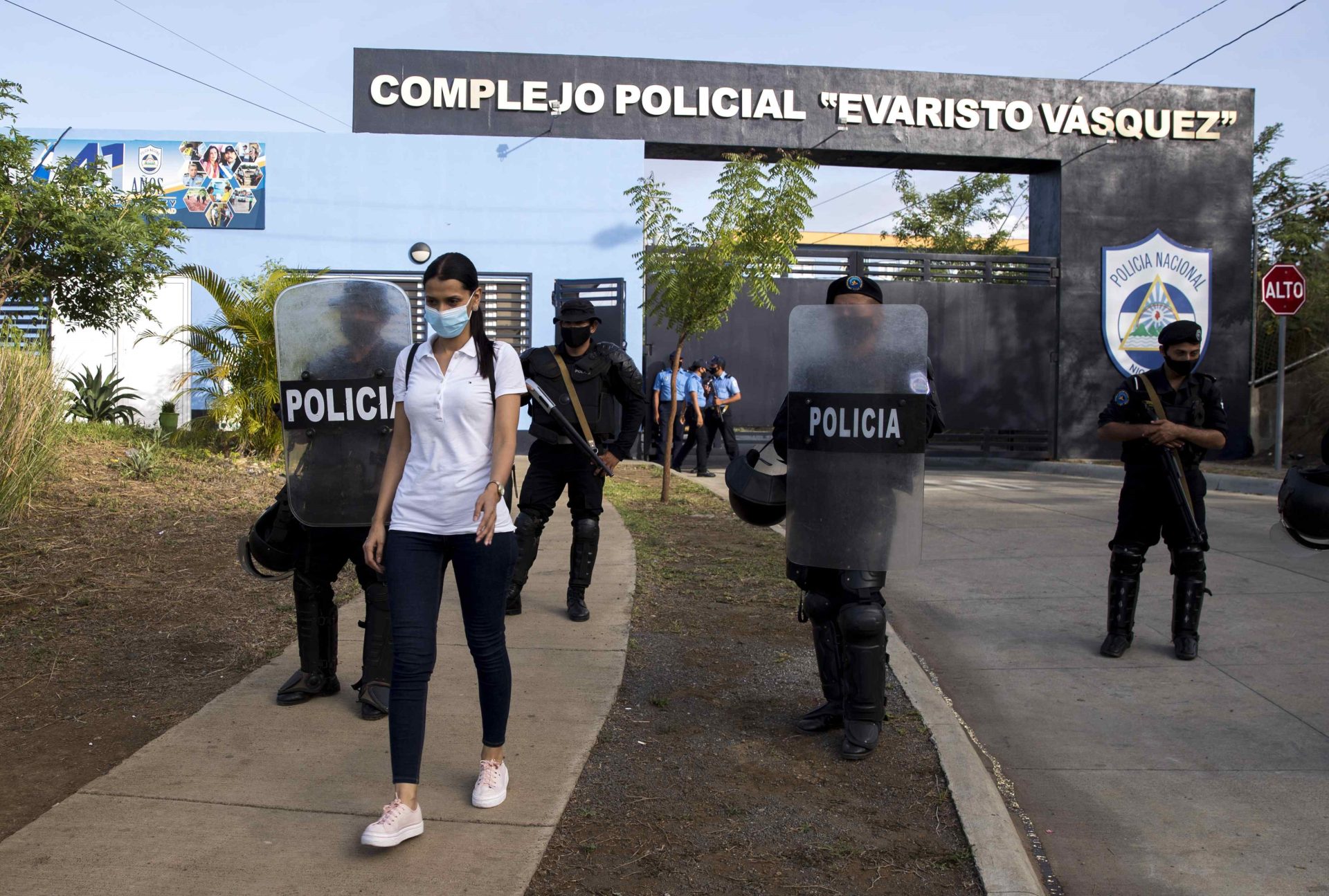 Miguel Mendoza sigue siendo interrogado aún después de recibir sentencia