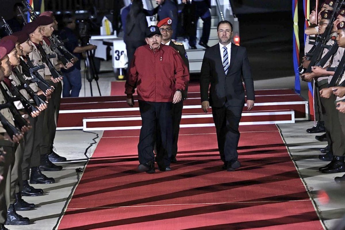 Daniel Ortega viaja a Venezuela para participar en la cumbre del Alba