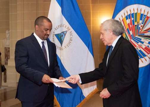 ¿Quién es Arturo McFields, el embajador que se le volteó a Ortega en la sesión en vivo de la OEA?
