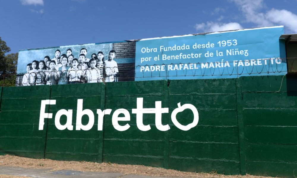 Sacerdote Edgard Báez: “Quien quiera adueñarse de los bienes de ‘Fabretto’ se convierte en un ladrón”