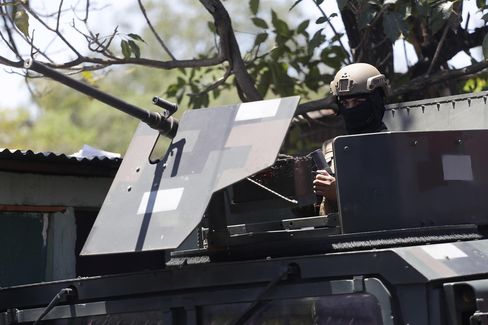 El Salvador aísla a pandilleros presos tras comienzo del régimen de excepción