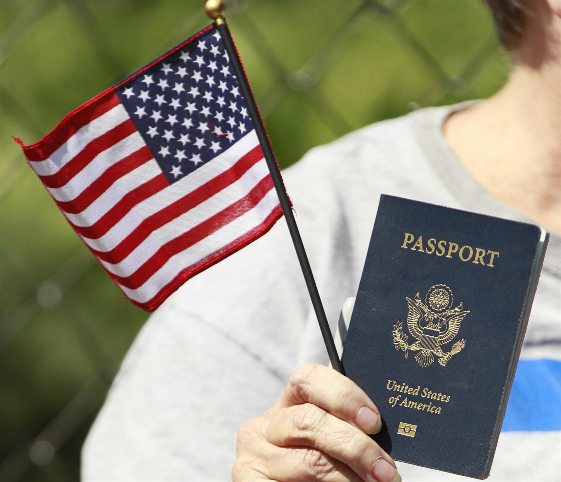 EE.UU. lanza pasaportes con opción de género «X» para personas trans y no binarias