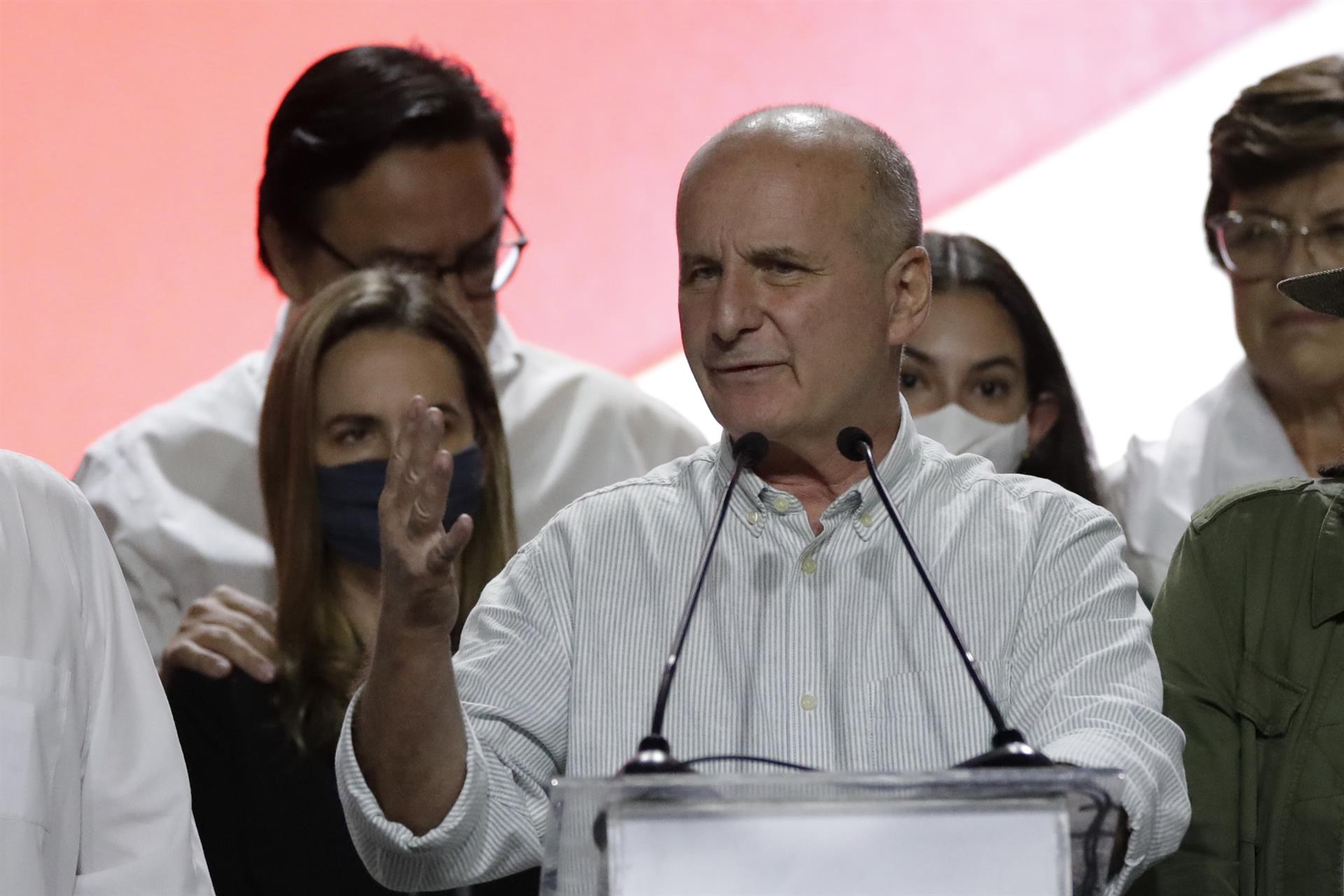 Figueres acepta la derrota y promete ayudar a «rescatar Costa Rica»