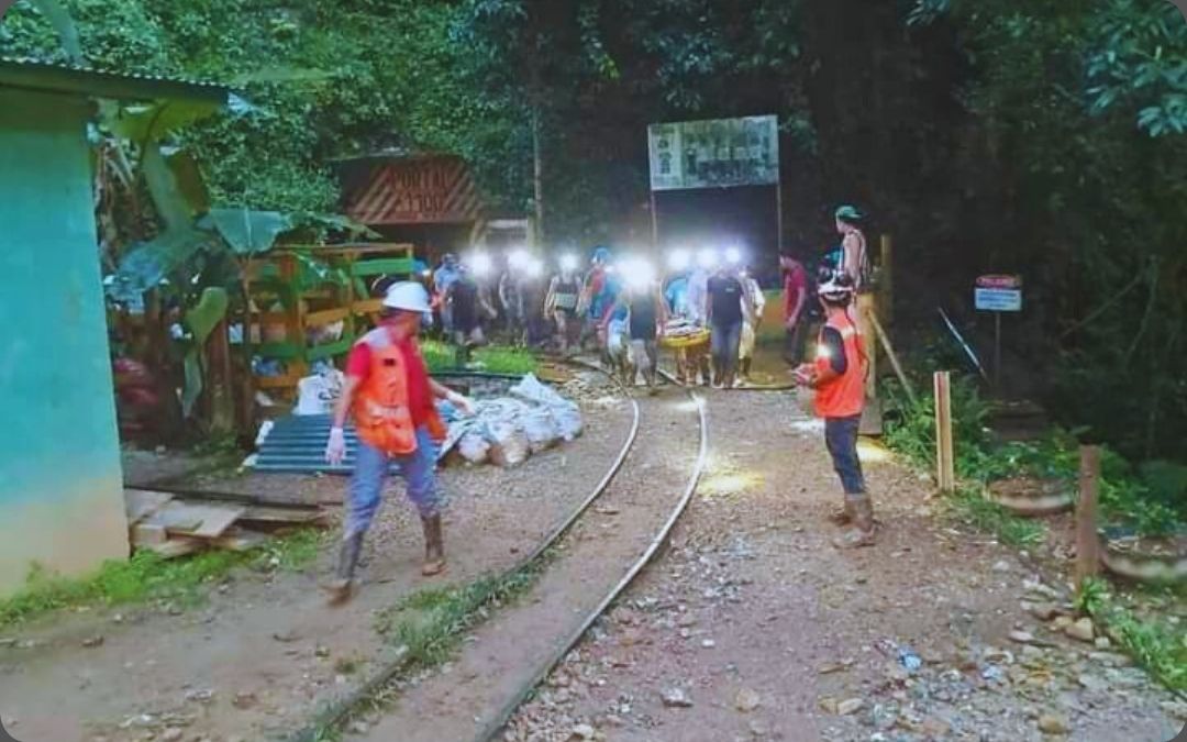 Un minero artesanal muere tras caer de una escalera