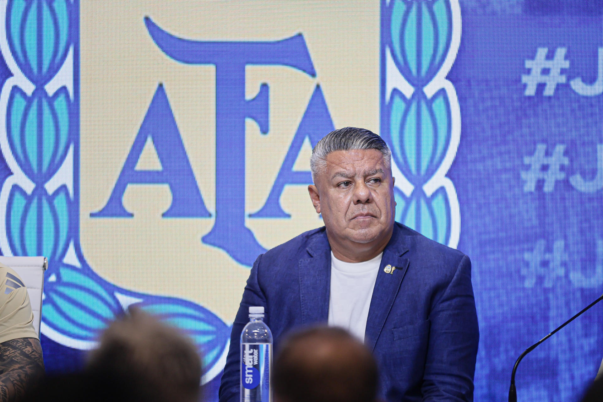 Justicia argentina cita a declarar al presidente de la AFA y prohíbe su salida del país