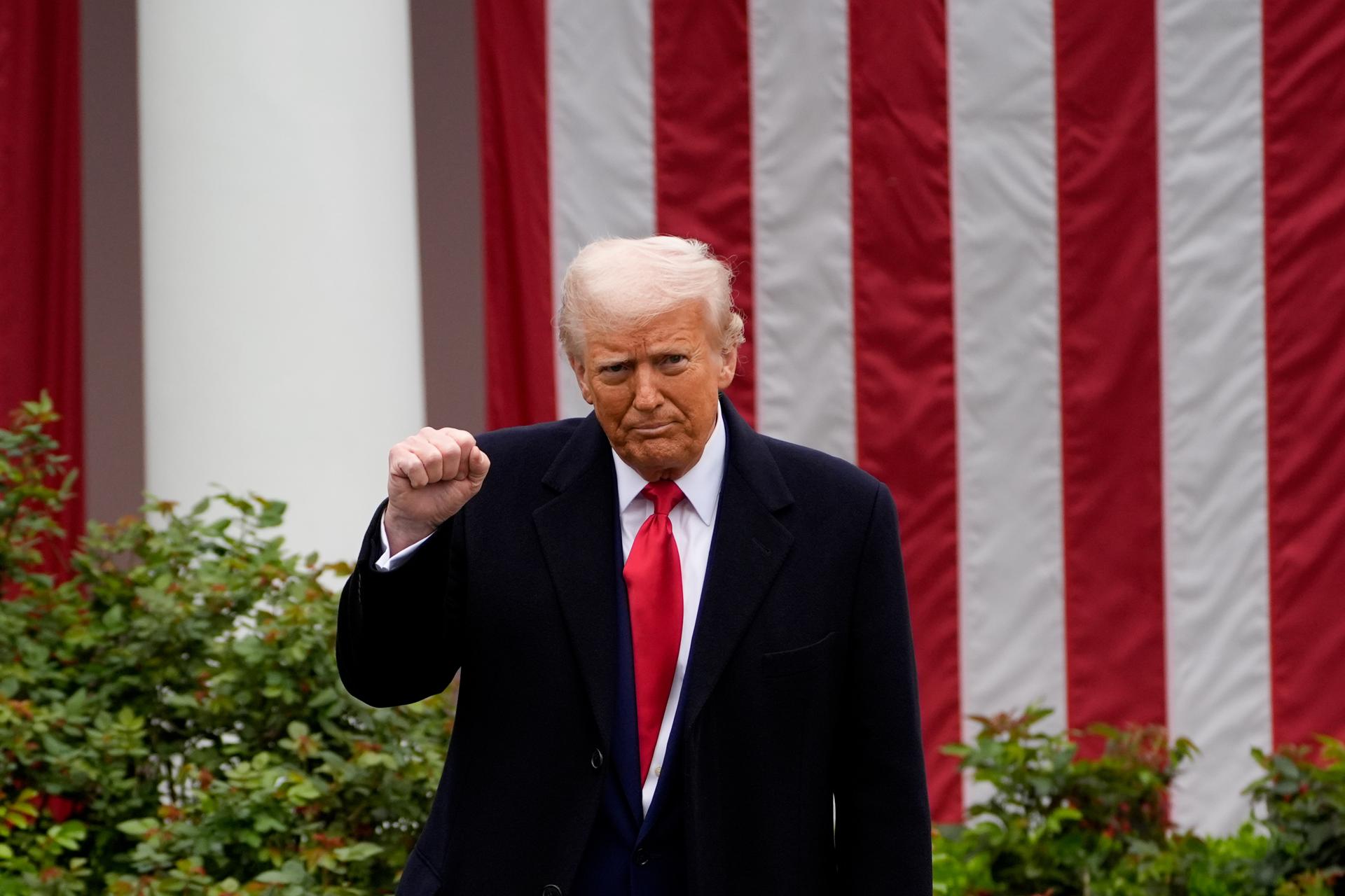 Trump prorroga la pausa de aranceles sobre bienes de Canadá y México cubiertos por el TMEC