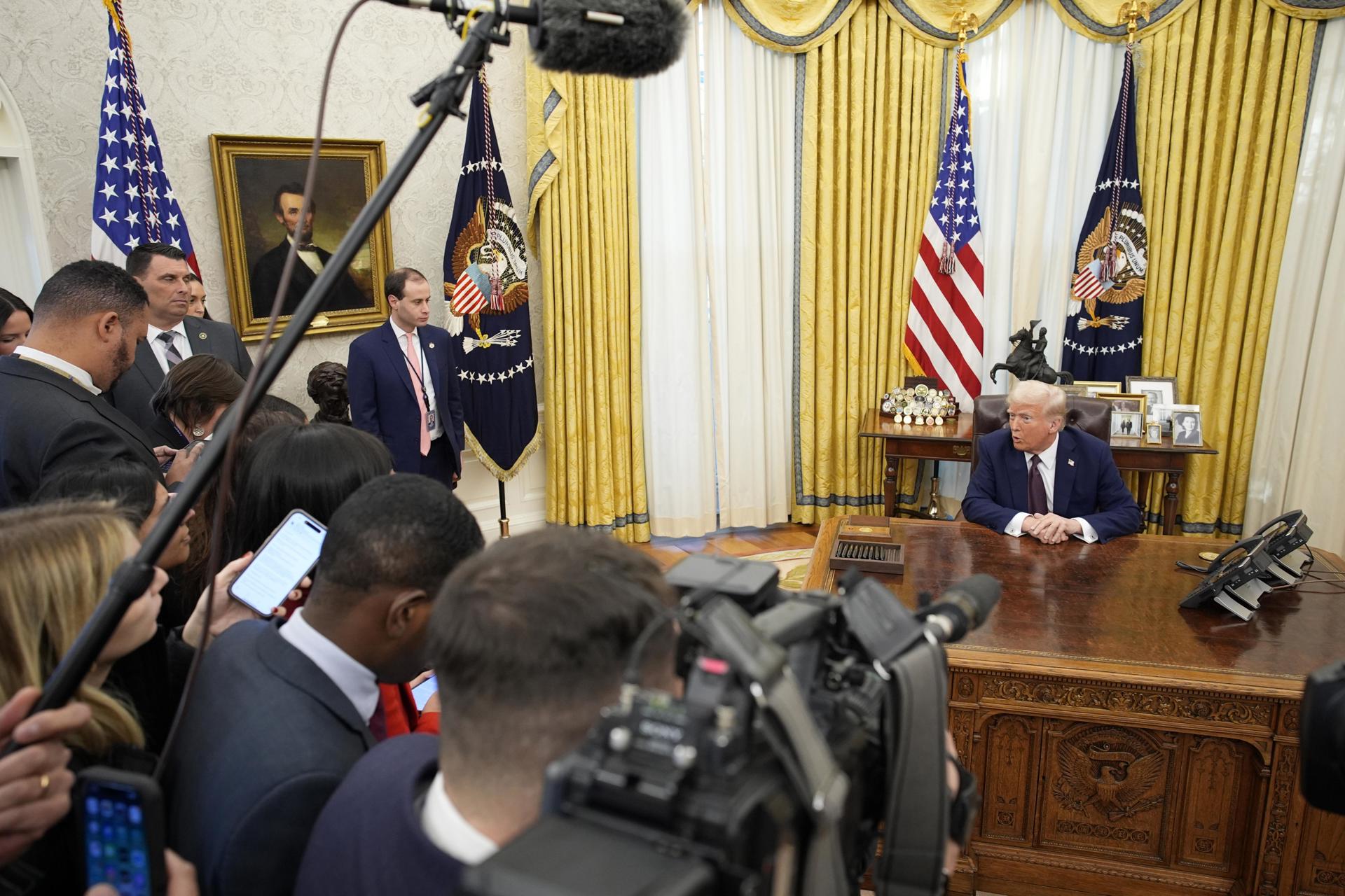 Trump se topa con la Constitución en su ansia por reformar el sistema migratorio