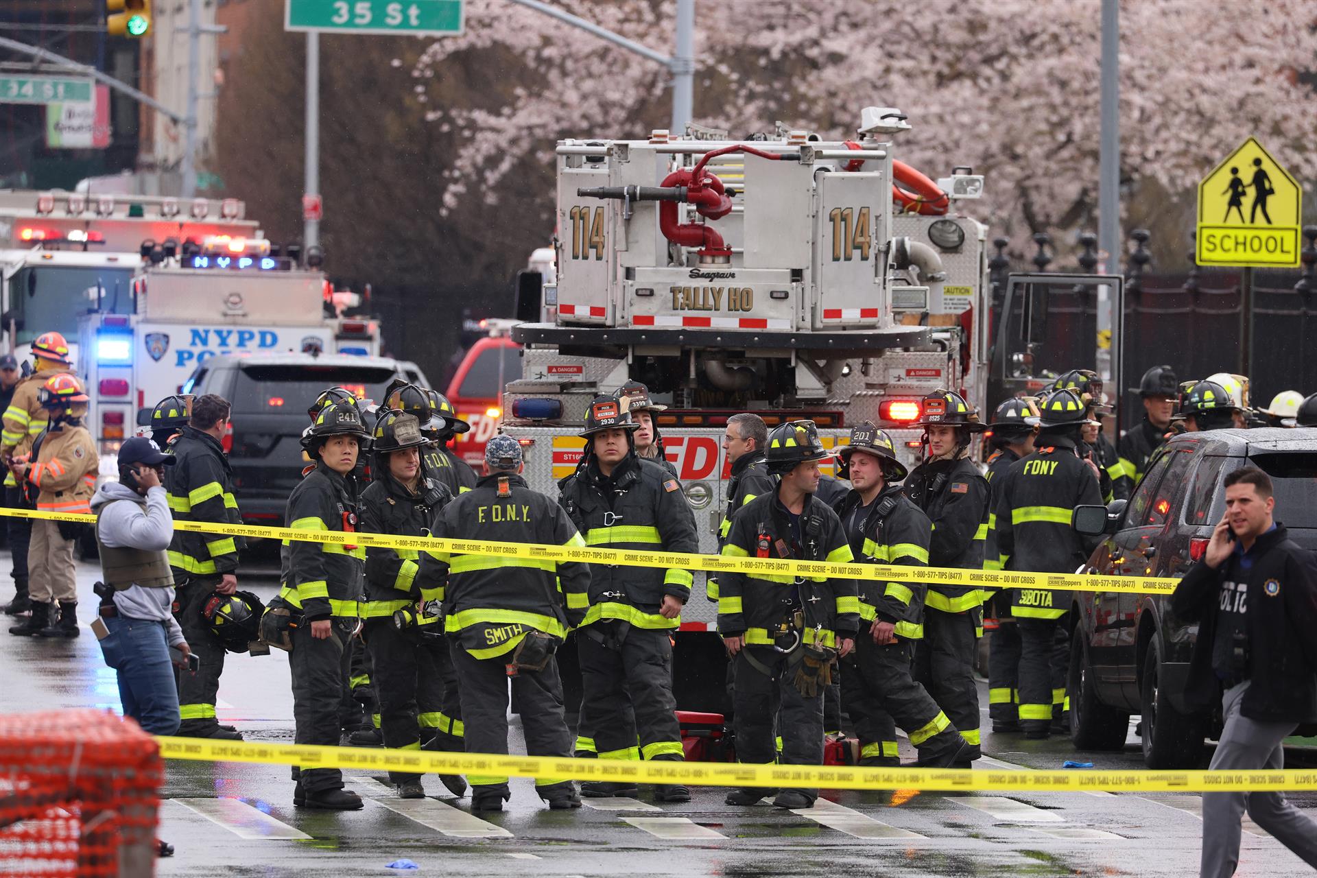 Al menos 16 heridos, ocho de bala, en el tiroteo en el metro de Nueva York