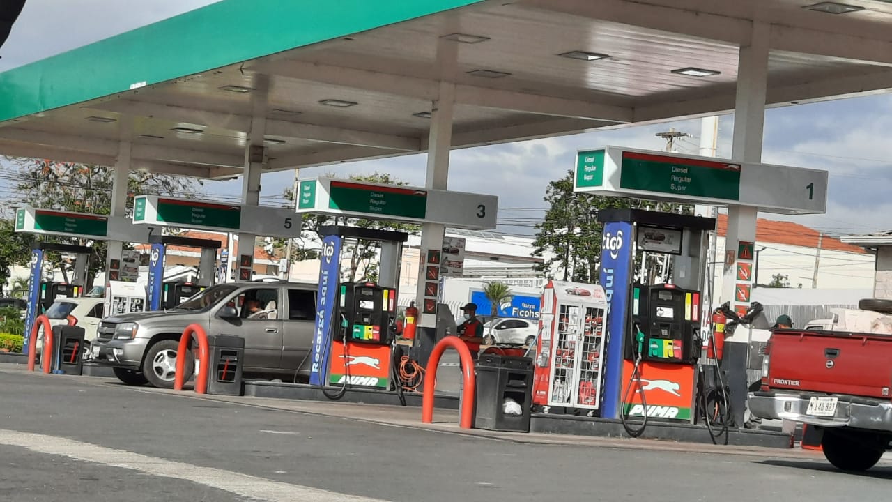 Combustibles no subirán, régimen  congela precio por segunda semana seguida