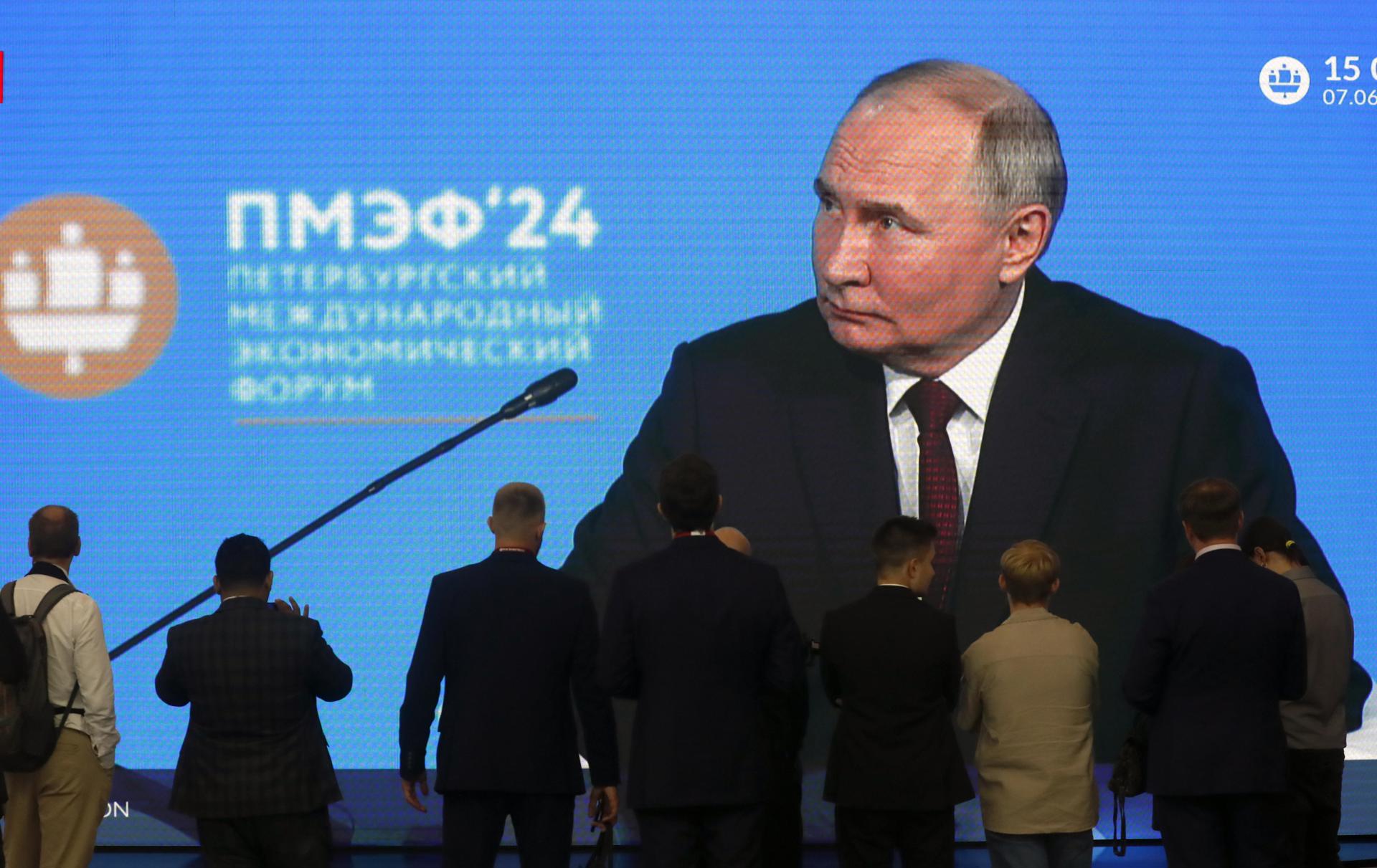 Putin no descarta cambios en la doctrina nuclear rusa debido a la amenaza occidental